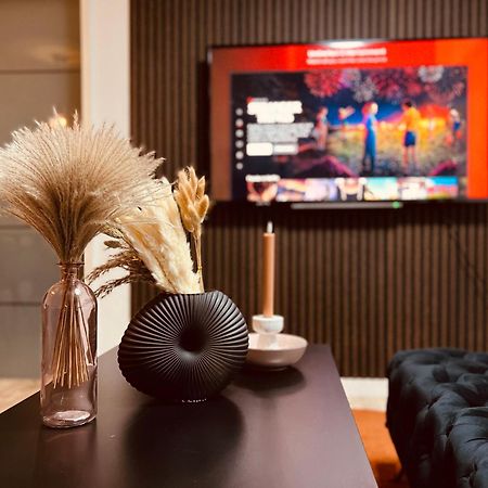 Cologne Luxe Living: Opulent Elegance Unleashed Lejlighed Eksteriør billede