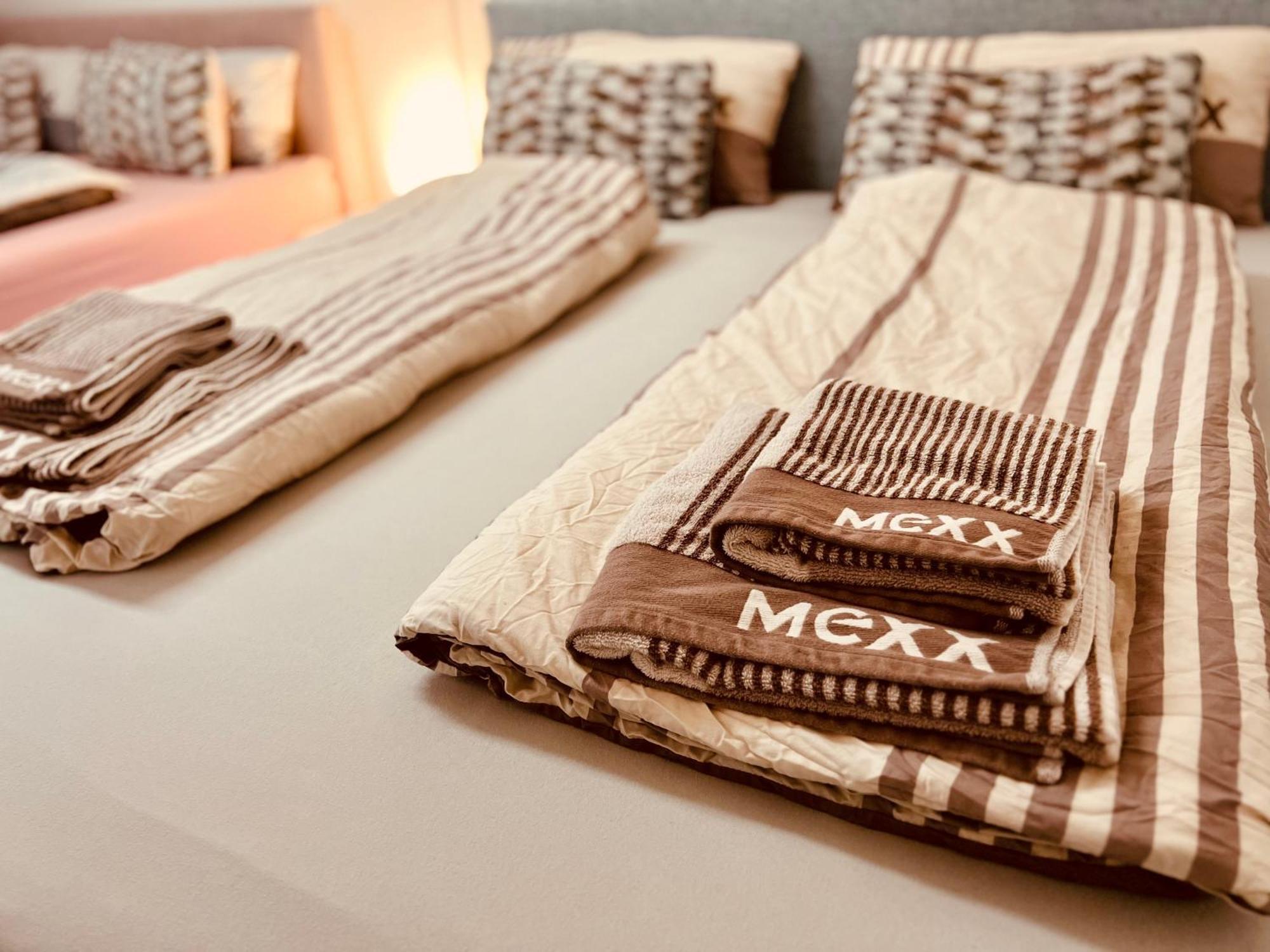Cologne Luxe Living: Opulent Elegance Unleashed Lejlighed Eksteriør billede