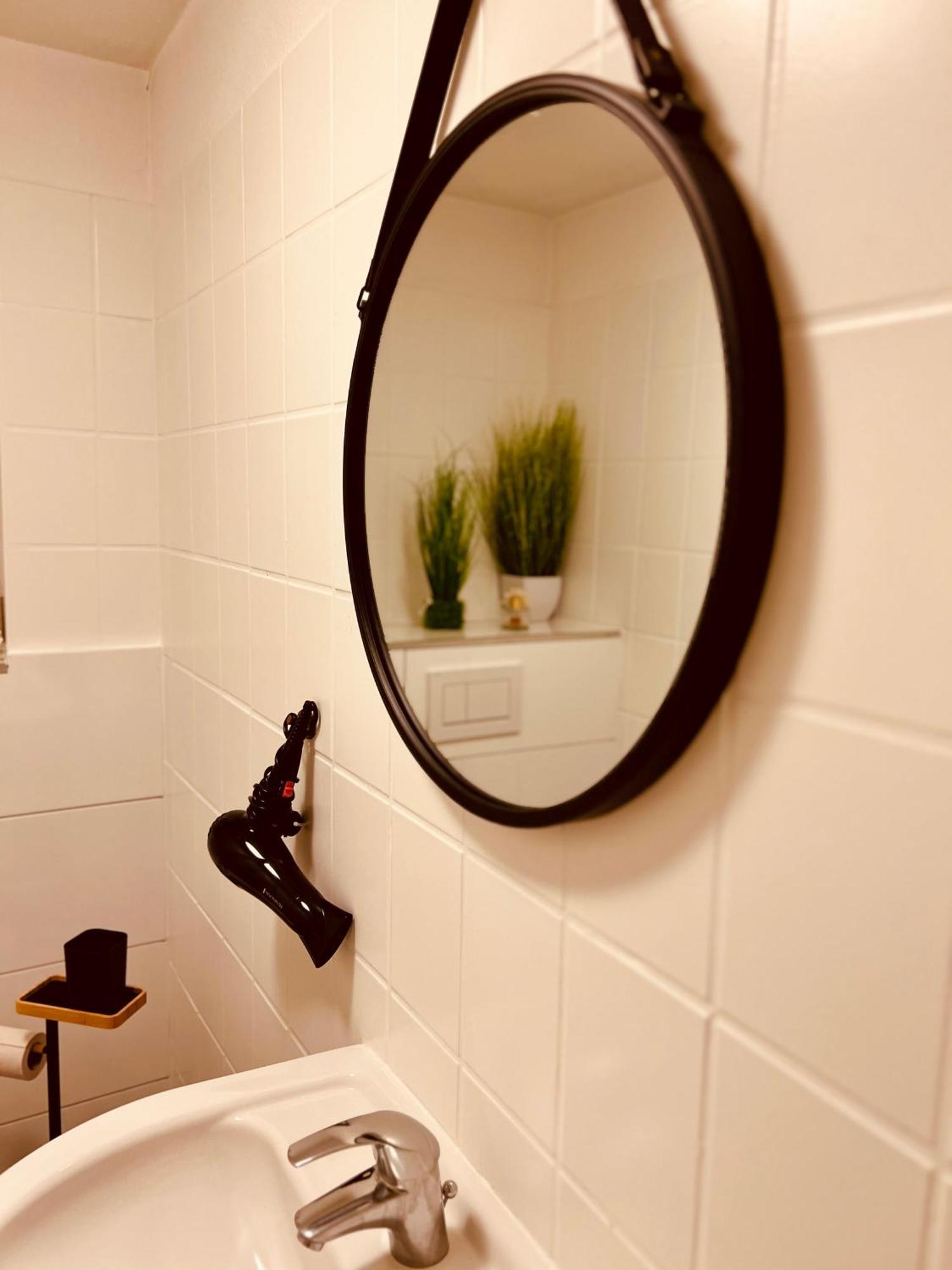 Cologne Luxe Living: Opulent Elegance Unleashed Lejlighed Eksteriør billede